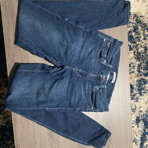 Skinny Good American good legs, size 4 medium wash and medium rise! - Picture 3 of 3